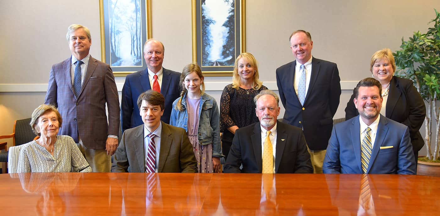 Shown above seated (right to left) are SGTC President John Watford with the 2017 Griffin Bell Convocation featured speaker Dan Linginfelter, along with Griffin Bell, III and Mrs. Nancy Kinnebrew Bell, wife of the late Judge Griffin B. Bell. Shown on the back row are Hulme Kinnebrew, Matt Linginfelter, brother of Dan Linginfelter; Margaret Bell, daughter of Griffin Bell, III; Sandy and Hank Linginfelter, and SGTC Foundation Executive Director Su Ann Bird.