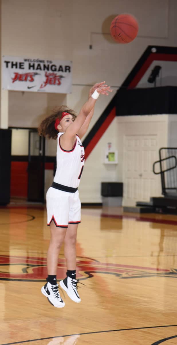 GCAA Player of the Year Shamari Tyson, 1, leads the Lady Jets to a victory in the semi-final round of the NJCAA Region XVII tournament semi-finals against East Georgia State.