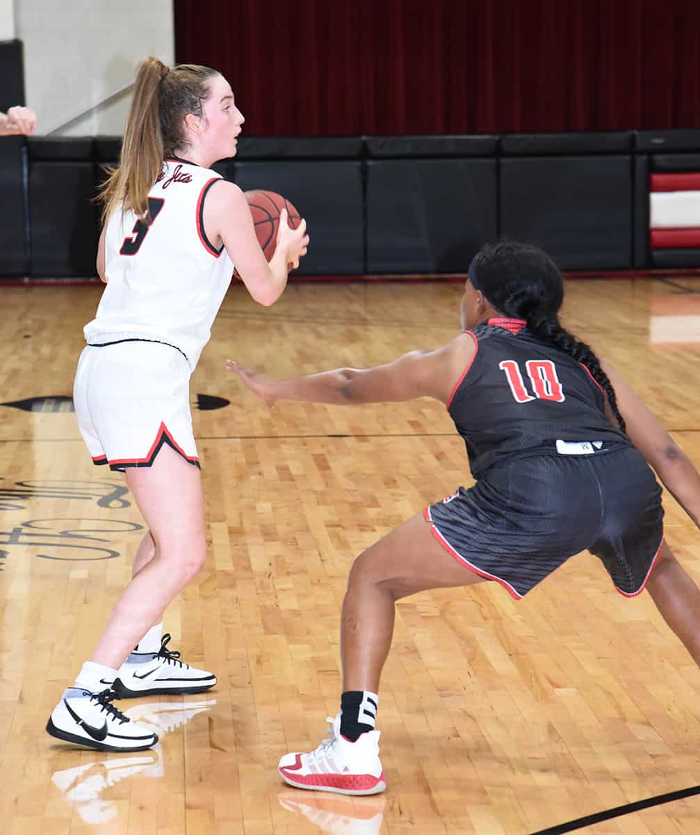 SGTC’s Abby Solway (3) led the Lady Jets in scoring with 28 points. She knocked down eight threes.