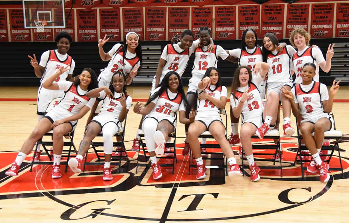 South Georgia Technical College 2021 – 2022 Lady Jets move into semi-finals of the NJCAA Region XVII tournament.