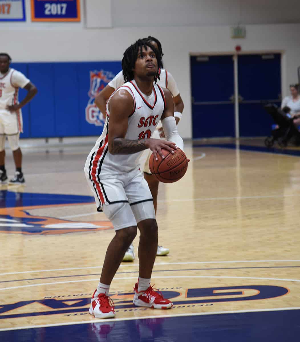 Marvin Mchee, 10, was the top scorer for the Jets with 25 points in the NJCAA Region XVII semi-finals in Rome in a win over South Georgia State College.