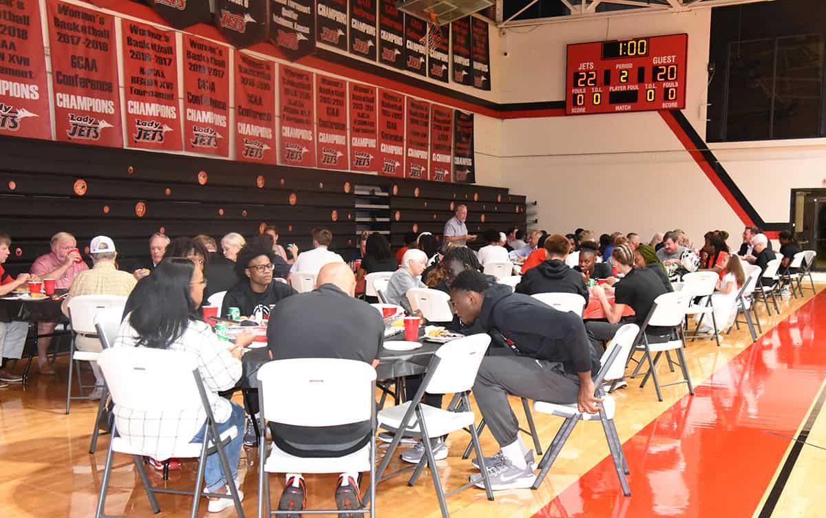 A great time was had by everyone at the Jets Booster Club Tip-off banquet with a Low Country Boil Banquet prepared by Dr. David Finley and the Jets Booster Club members.